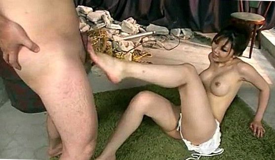 Порно: Секс с аппетитной Ниной Элле в душе