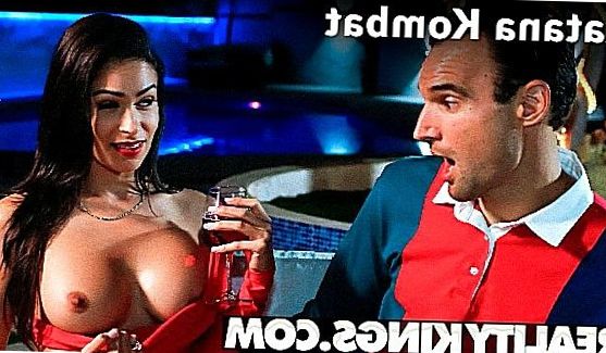 Порно: Как только деваха в чулках кончила, она вновь взяла стояк в ротик и полакомилась спермой