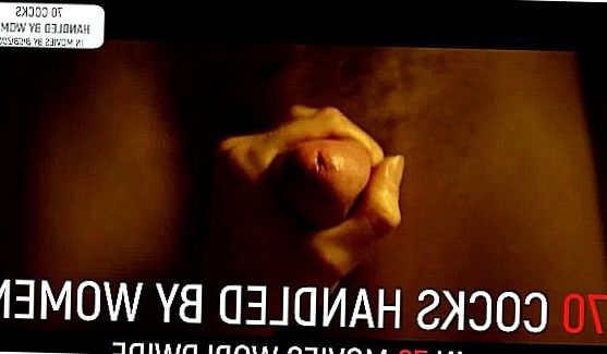 Порно: Чувак затолкал толстый ствол подруге в ротик, а та продолжала в это время мастурбировать киску вибратором